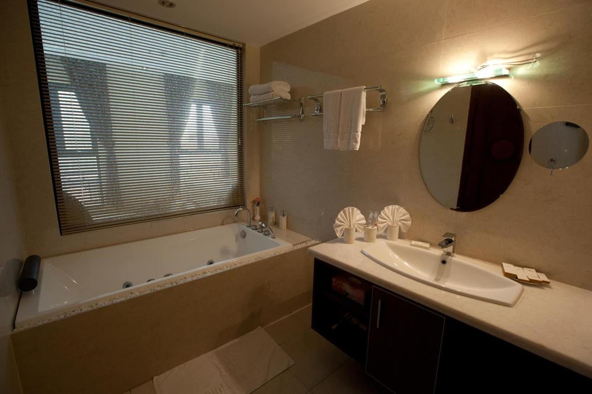 The Pearl Hotel Hanoï Extérieur photo